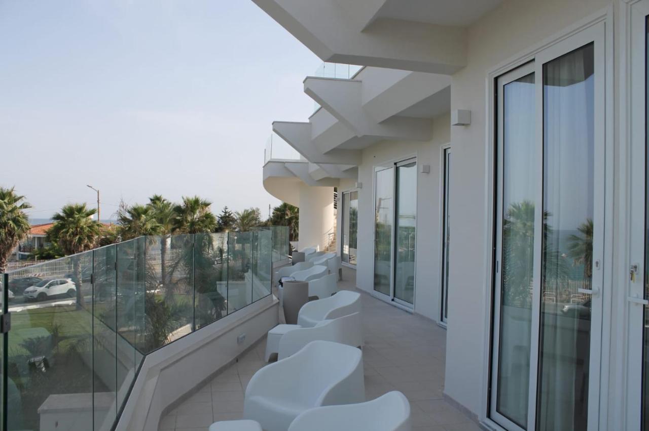 Jonium Hotel - Amazing Sea View And Swimming Pool Pulsano Luaran gambar