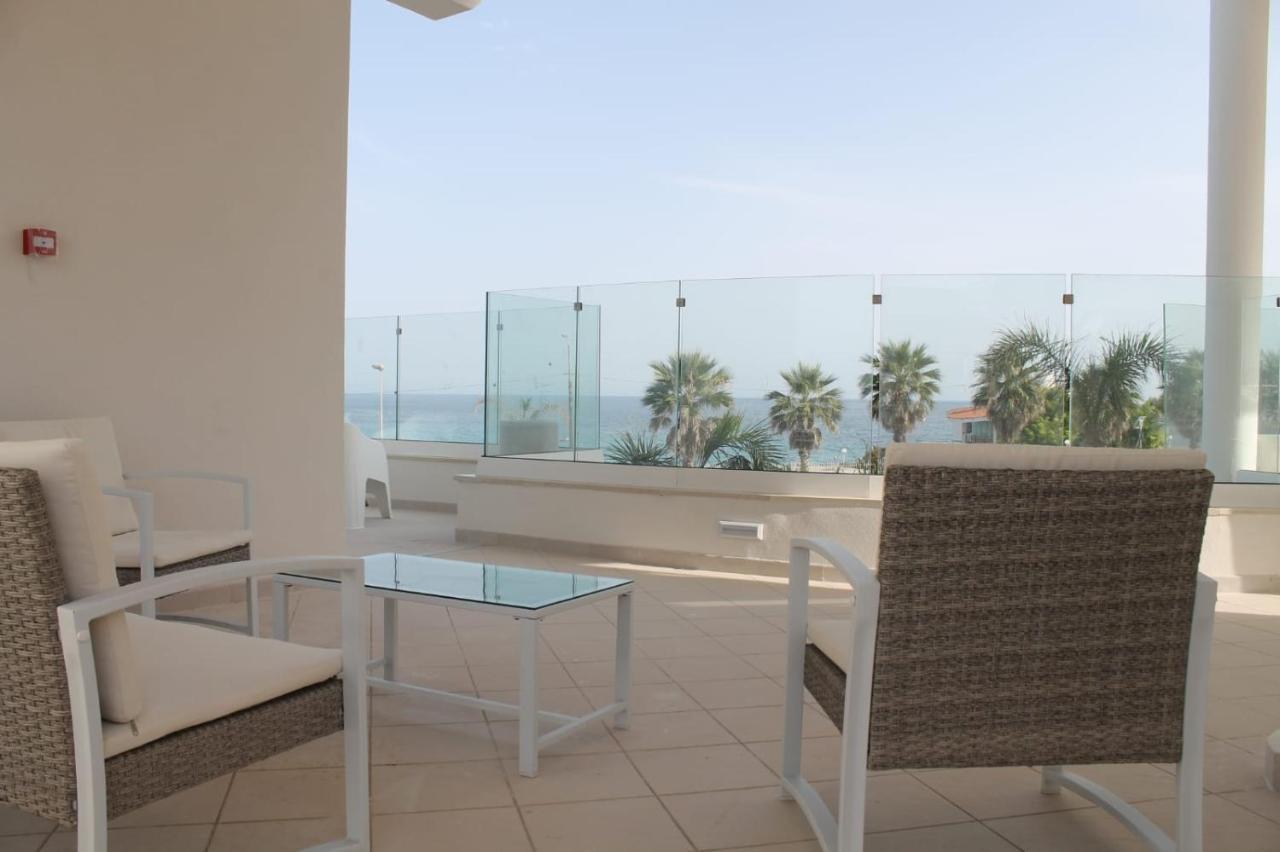 Jonium Hotel - Amazing Sea View And Swimming Pool Pulsano Luaran gambar