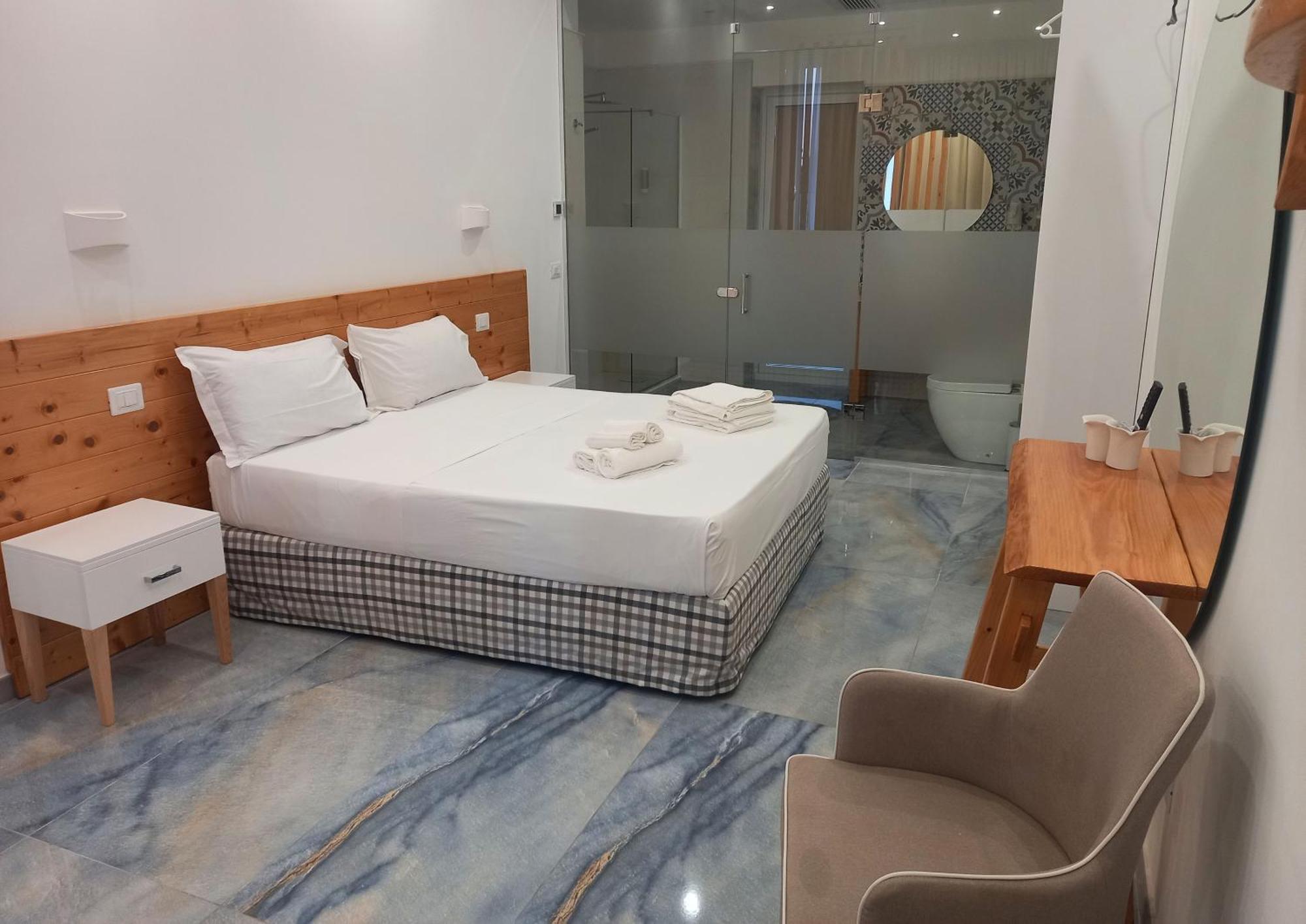 Jonium Hotel - Amazing Sea View And Swimming Pool Pulsano Luaran gambar