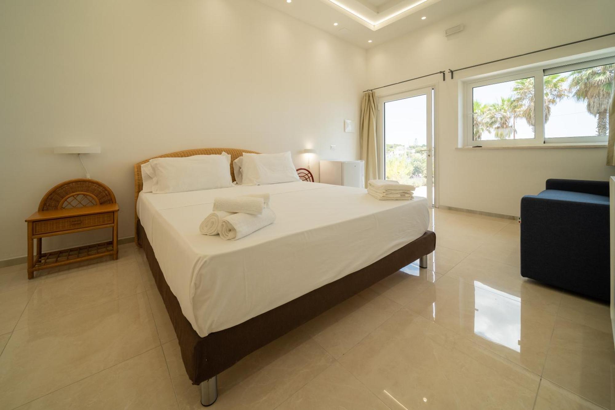Jonium Hotel - Amazing Sea View And Swimming Pool Pulsano Luaran gambar