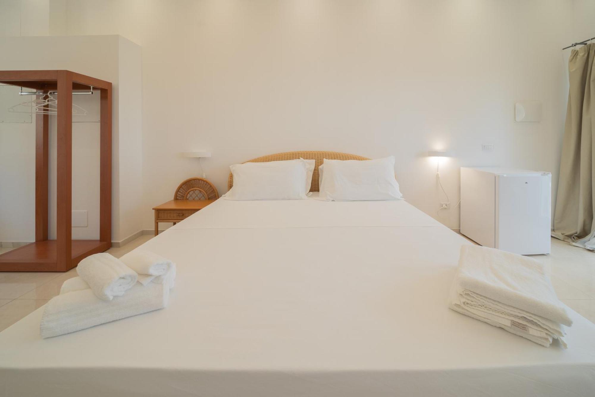 Jonium Hotel - Amazing Sea View And Swimming Pool Pulsano Luaran gambar