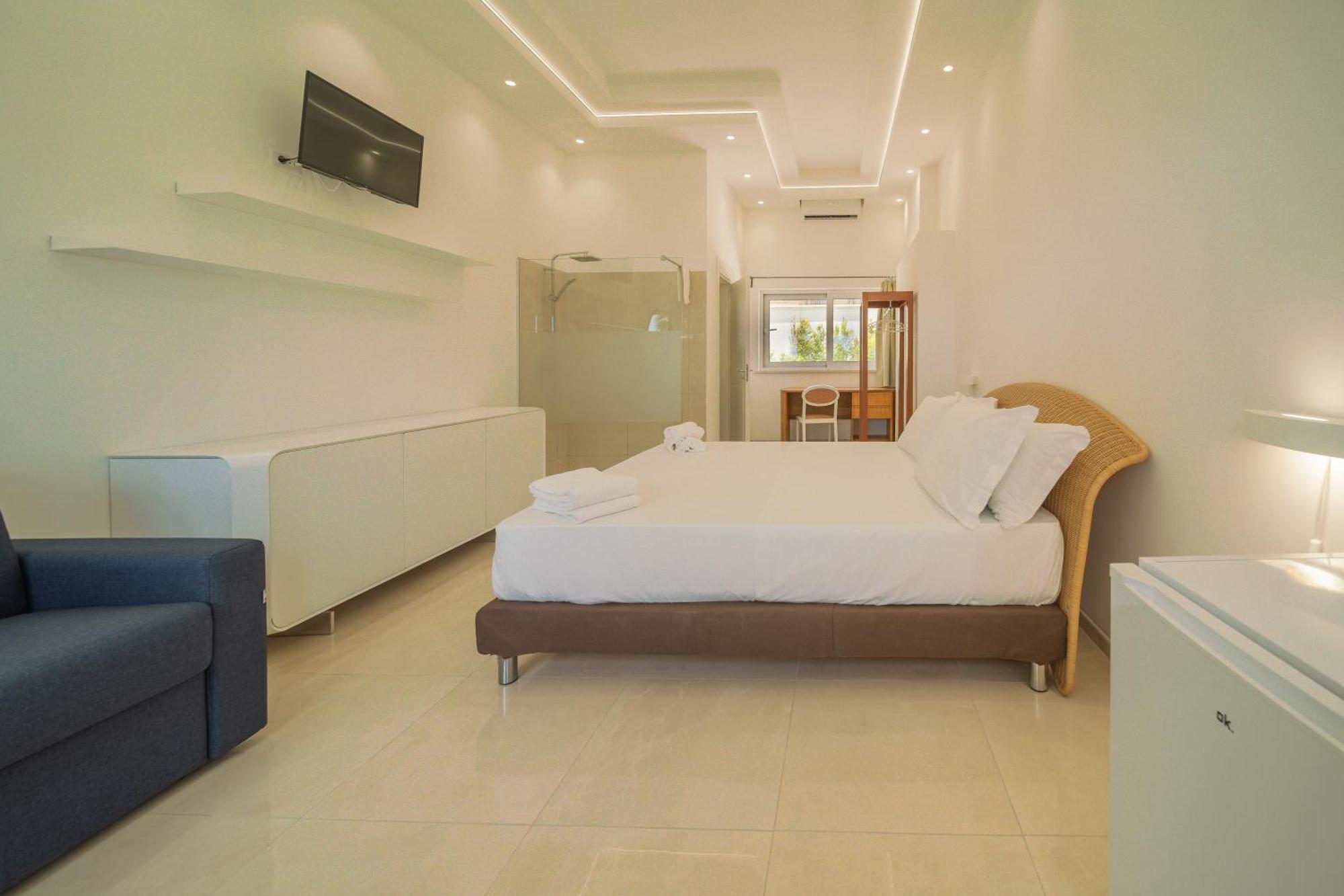 Jonium Hotel - Amazing Sea View And Swimming Pool Pulsano Luaran gambar