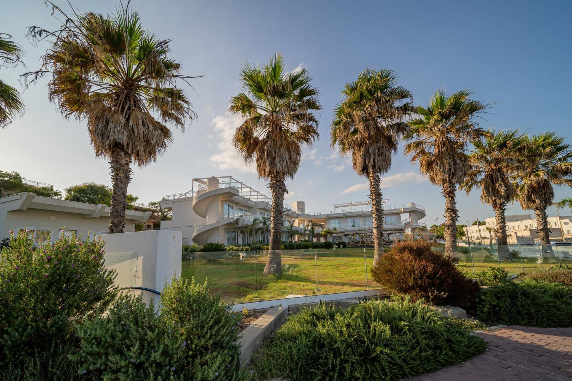 Jonium Hotel - Amazing Sea View And Swimming Pool Pulsano Luaran gambar