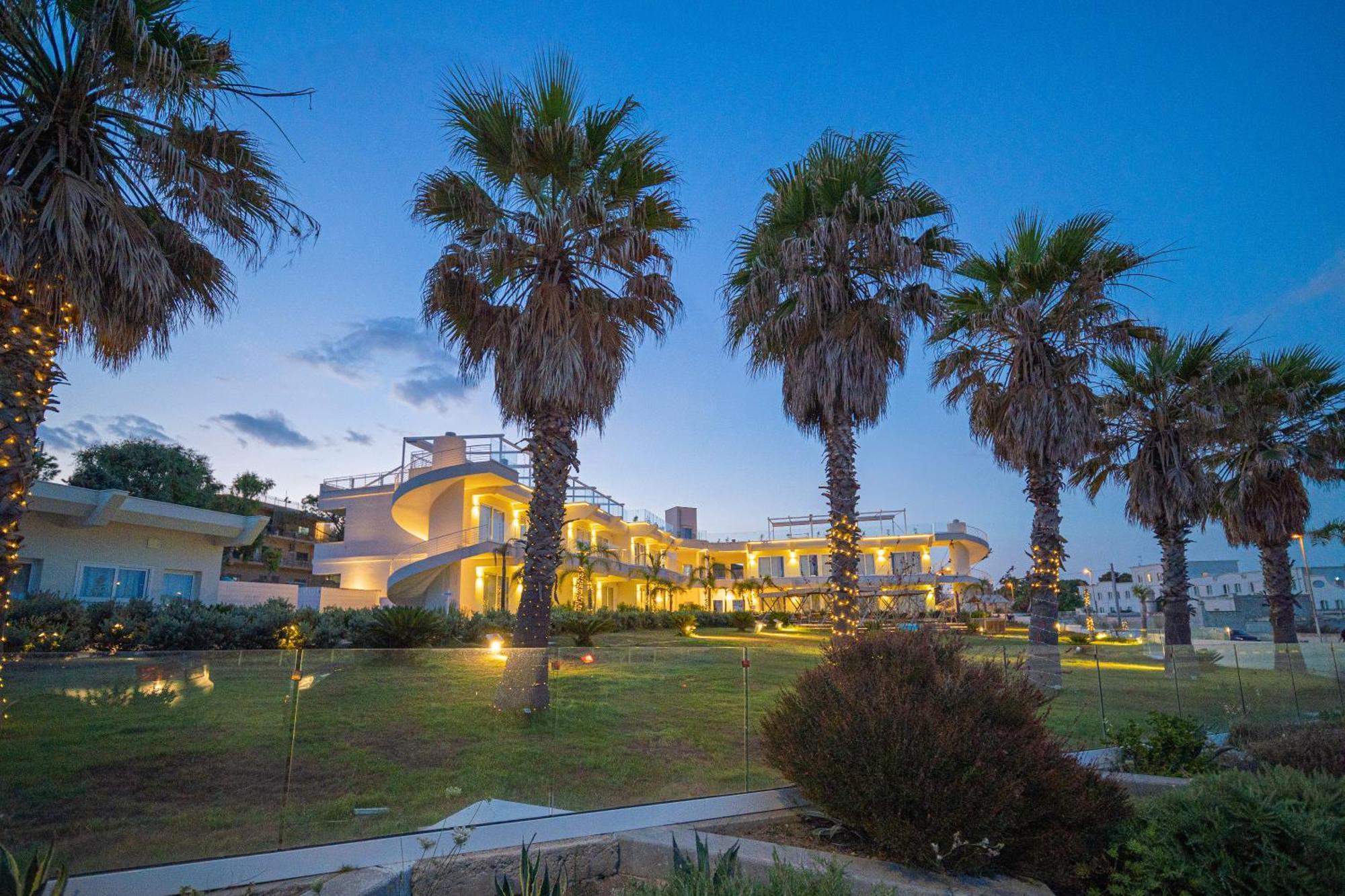 Jonium Hotel - Amazing Sea View And Swimming Pool Pulsano Luaran gambar